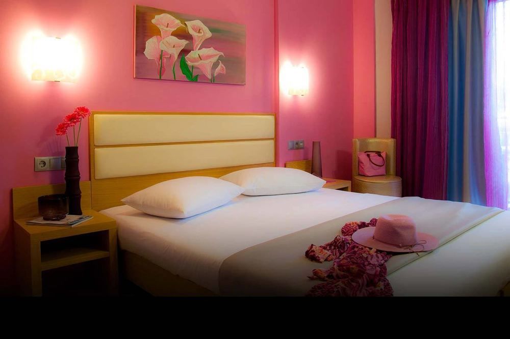 Epavlis Hotel *
