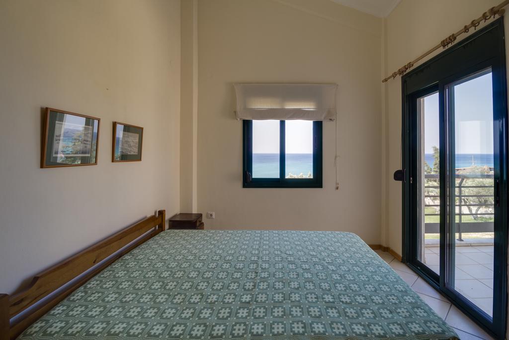 Kaloutsikos Sea Side Holiday home *