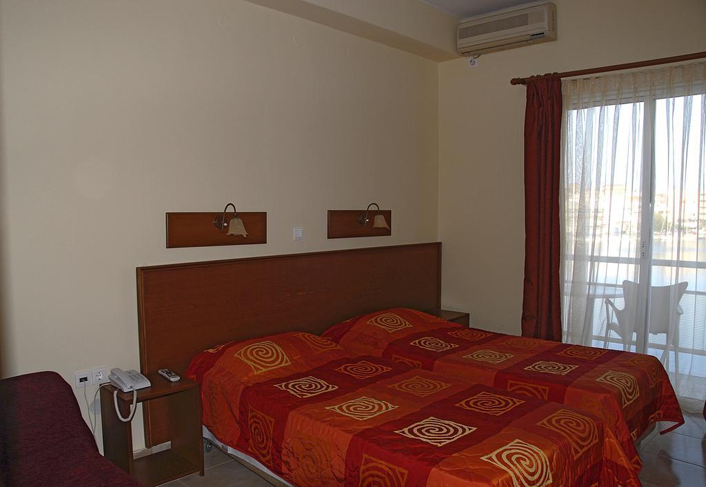 Hotel Sappho 2*