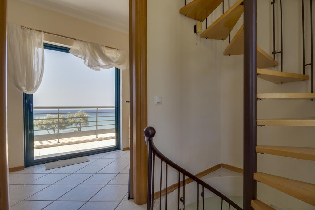 Kaloutsikos Sea Side Holiday home *
