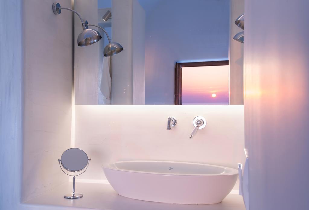 Villa Azar Luxury Villas & Imerovigli (Santorini)