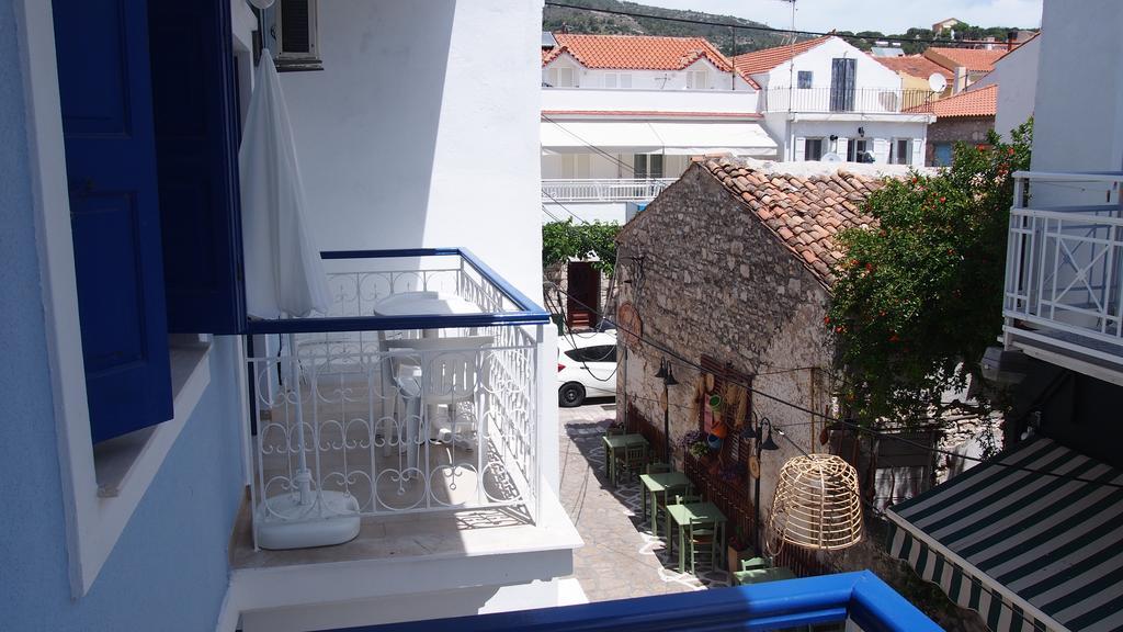 Iris Pythagoreio (Samos)