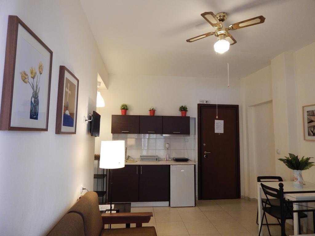 Kripis Studio Apartment Pefkochori