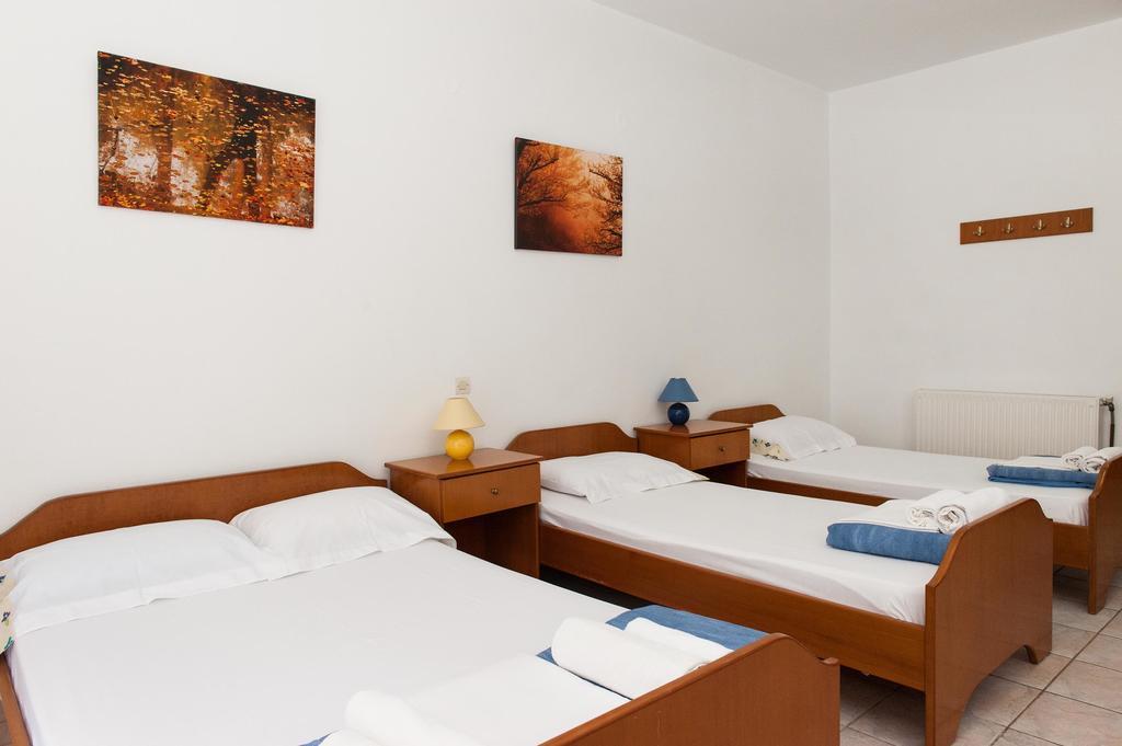 Saonisos Aparthotel