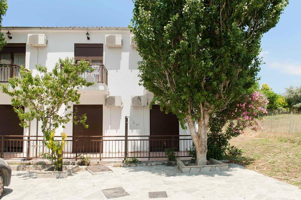 Saonisos Aparthotel 2*