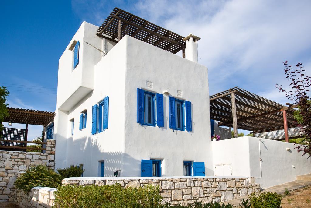 Yviskos Traditional Chrisi Akti (Paros)
