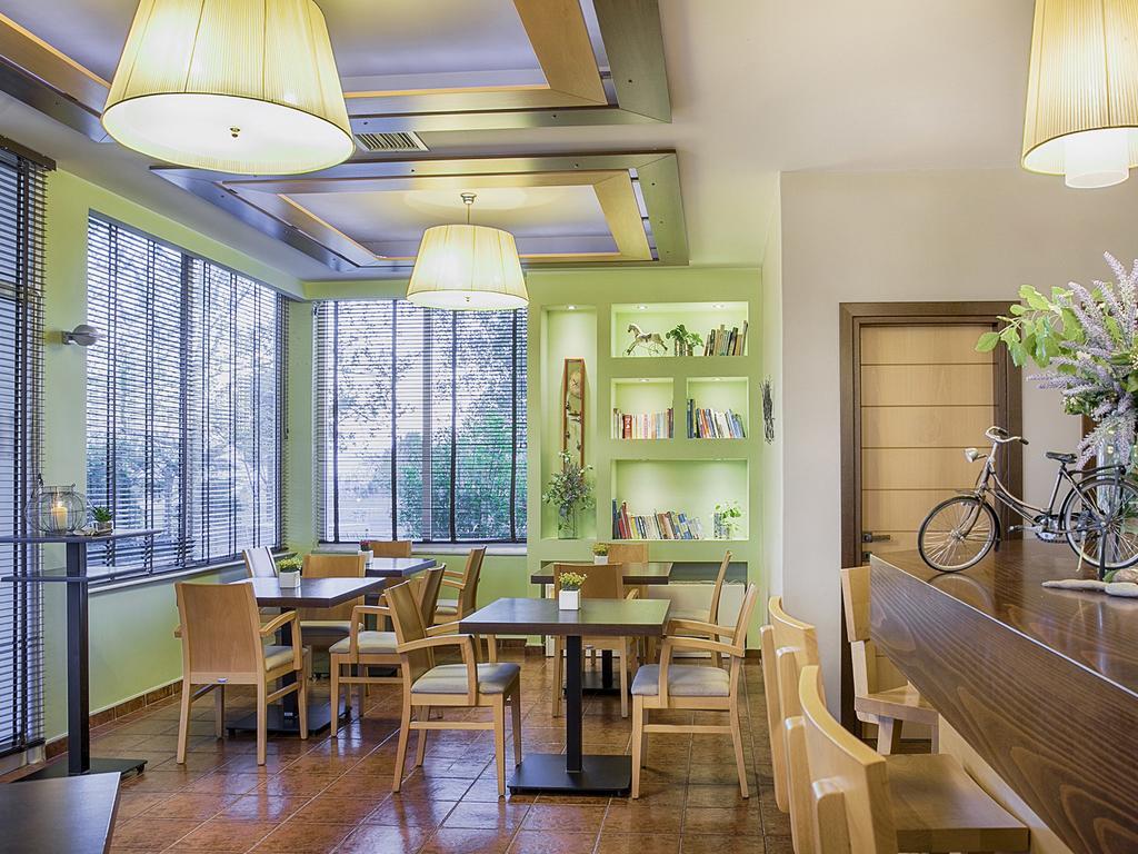 Akti Retzika Hotel