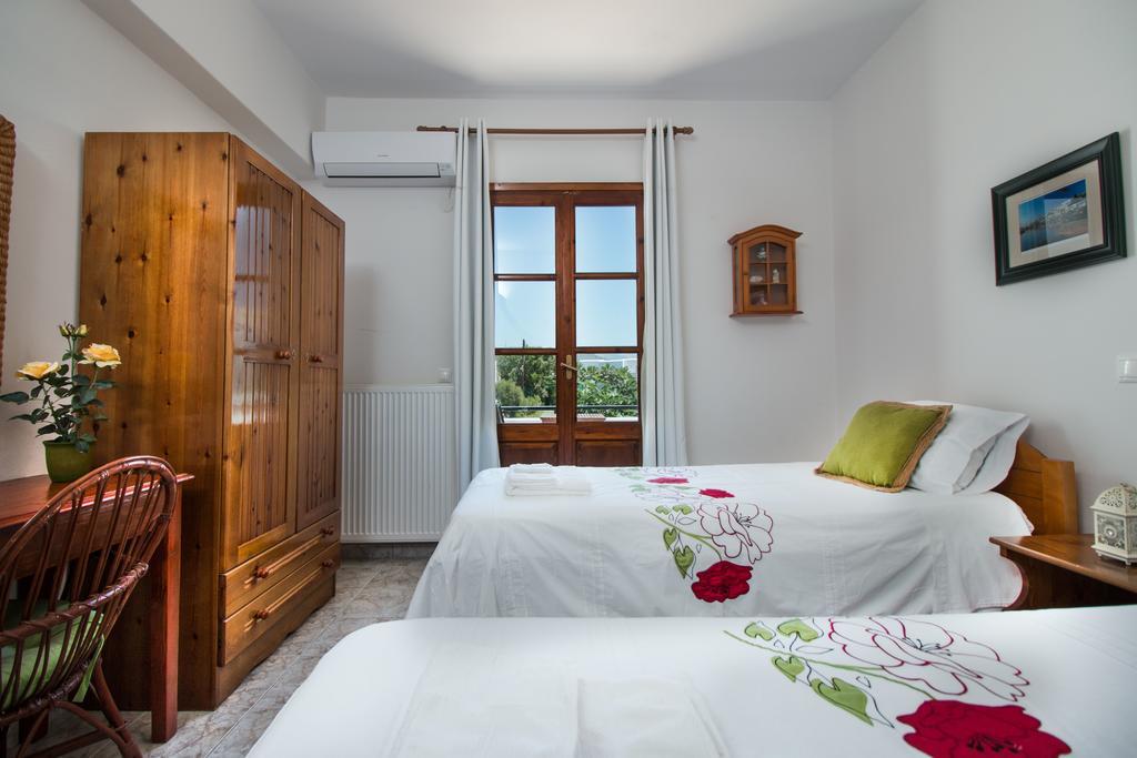 Iliana By The Beach Villa *