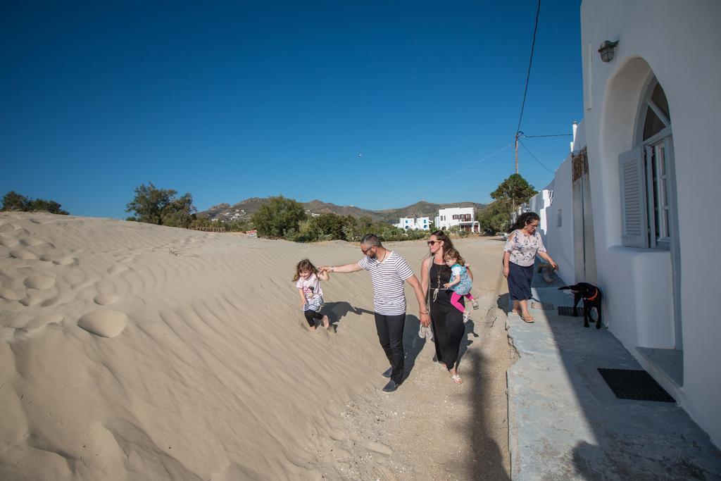 Iliana By The Beach Villa *