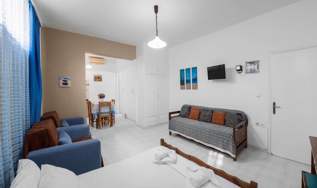 Zoi Studios Agioi Apostoli (Crete)