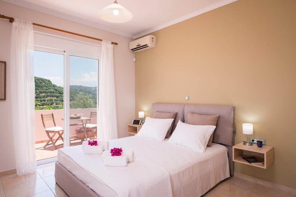 Olive Garden - Private Heated Pool Vacation Holiday home *