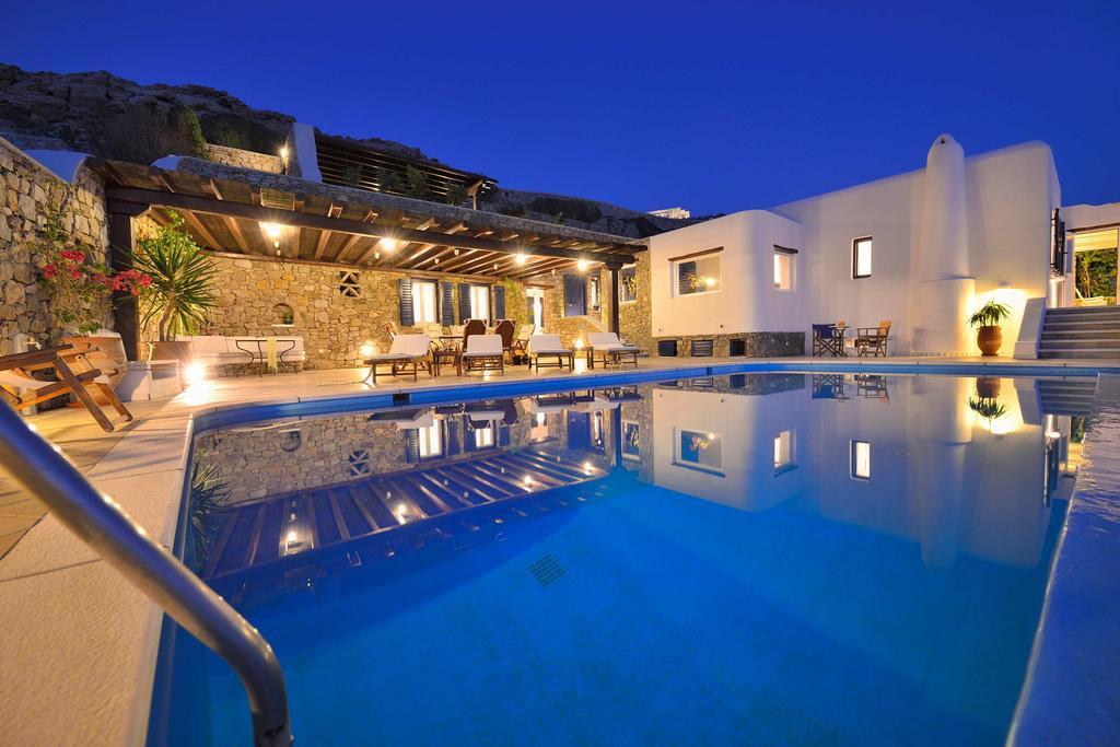 Mykonian Dianthus Villa