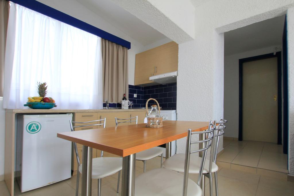 Aparthotel Christiana Gennadi