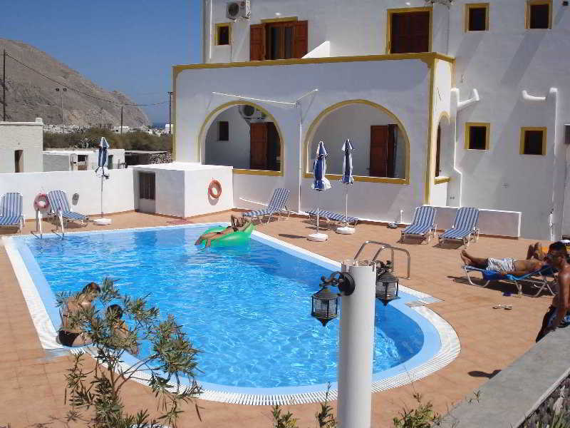 Privee Santorini Hotel 2*