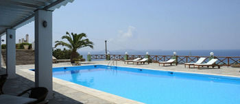 Carlo Aparthotel 3*