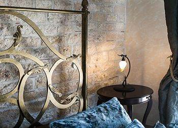 Achtis Boutique 4*