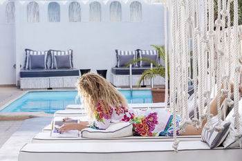 Loizos Stylish Residences