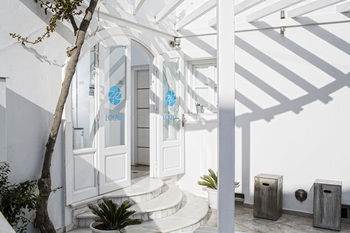 Loizos Stylish Residences 3* Fira (Santorini)
