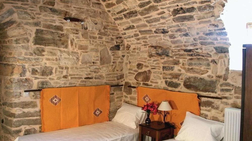 Vouno Village Hotel