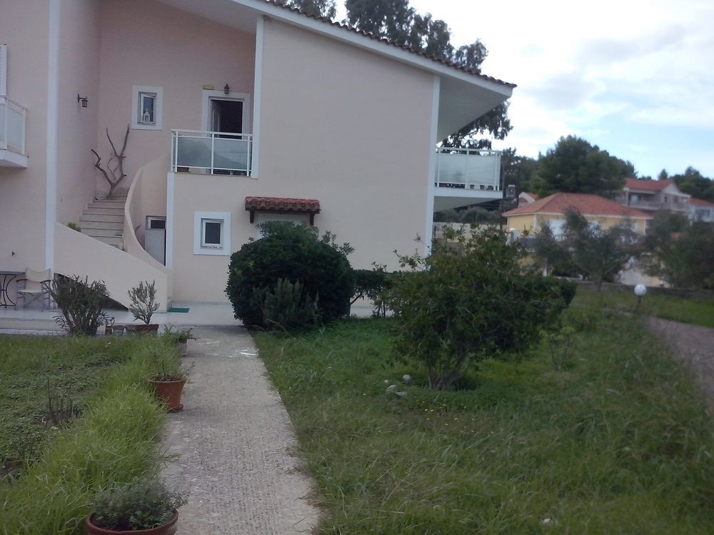 Aloni & Hotel Lassi (Kefalonia)
