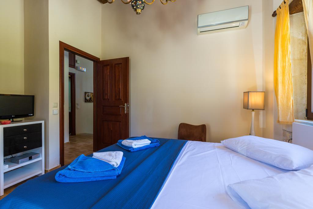Poseidon Villa, Nestled In The Picturesque South, By Thinkvilla Lefkogeia
