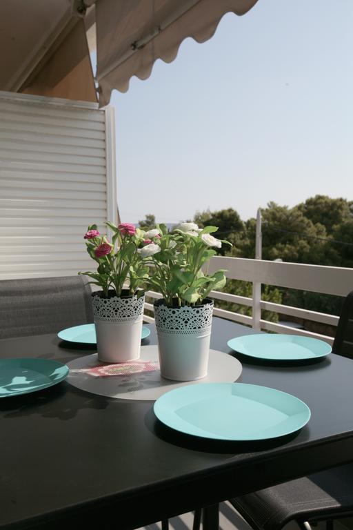 Elegant Flat In Athenian Riviera *