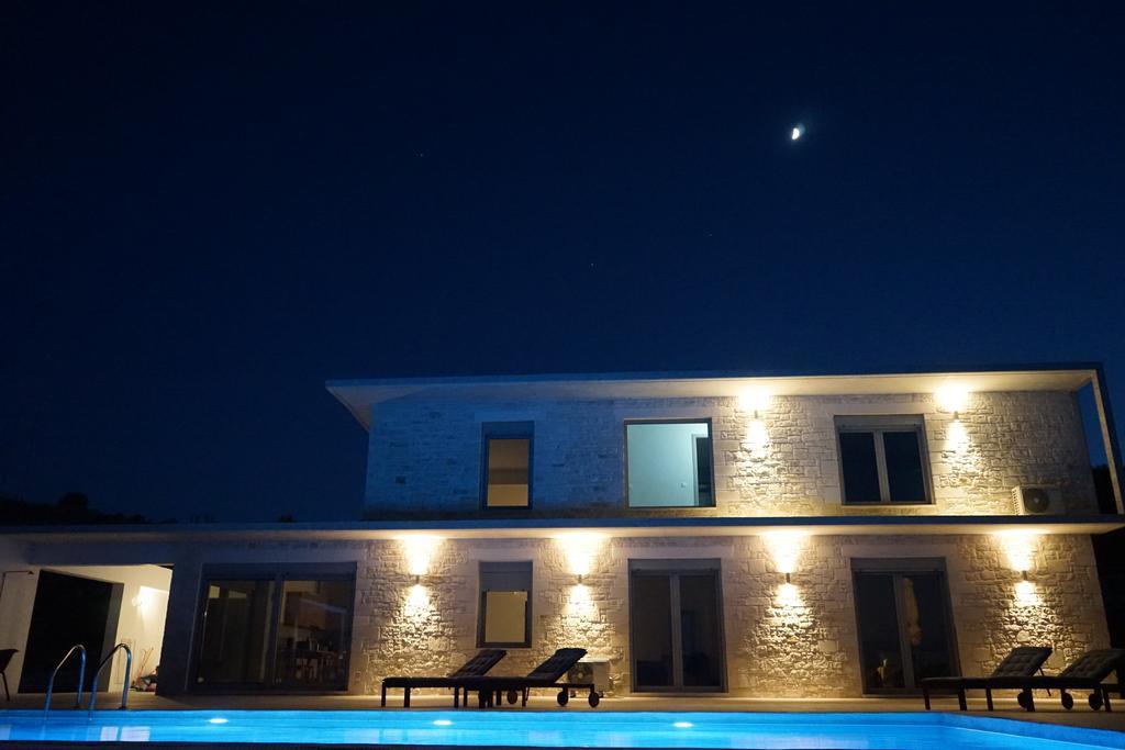 Eva Villa