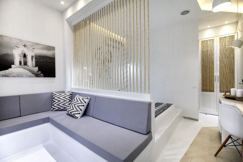 Privee Santorini