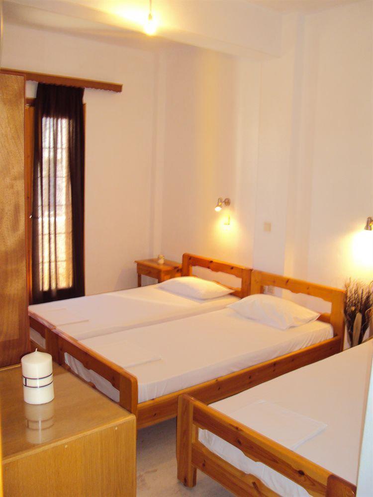 Privee Santorini Hotel