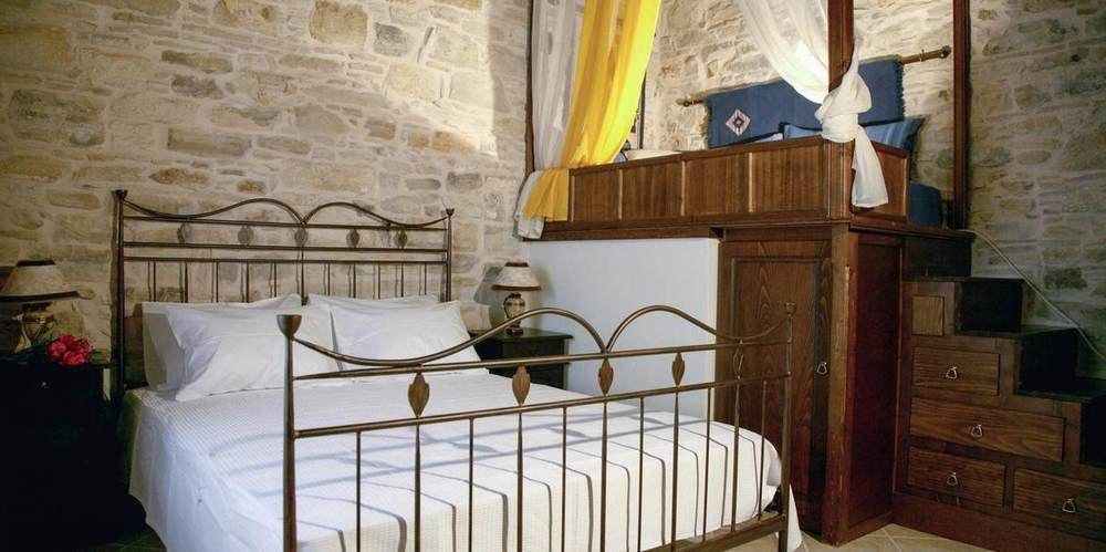 Vouno Village Hotel 3*