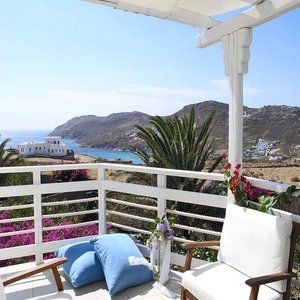 Peter's Arhontiko * Mykonos Town