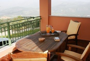 Lagoon View - Adults Only Apartment *