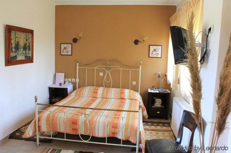Chorostasi Guest house