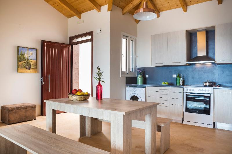 Magganos Sunset Apartment *