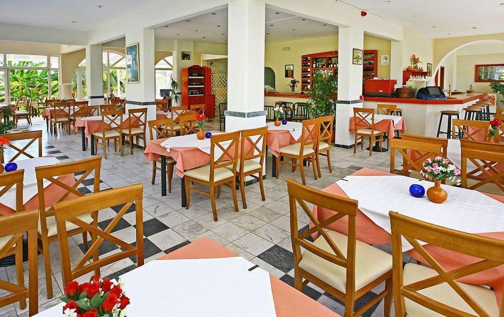 Cavo D' Oro Aparthotel 3*