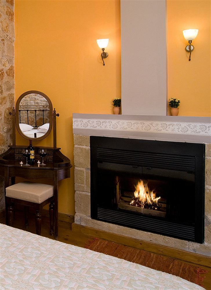 Klymeni Traditional Homes Apartment