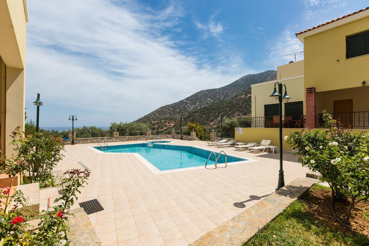 Argyro Villa, Sea Side Retreat! Villa *