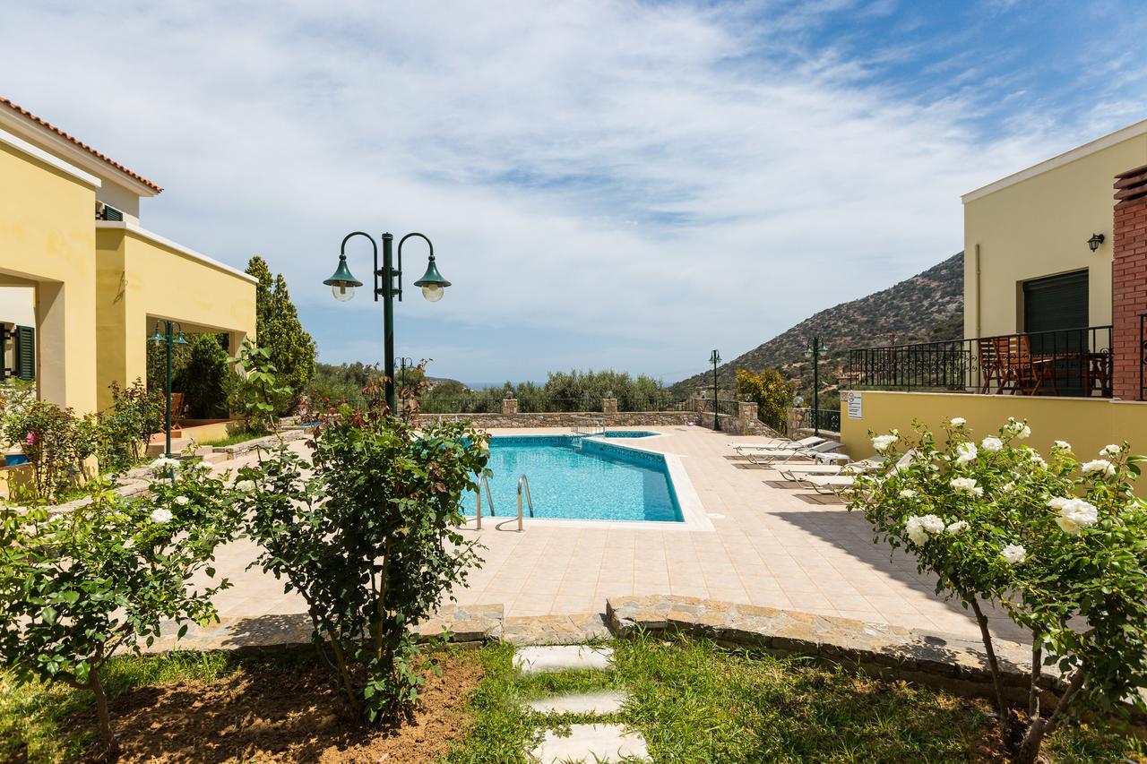 Villa Argyro Villa, Sea Side Retreat! Vlikhadha