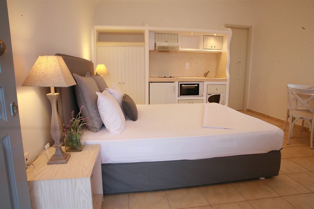 Pente Elies Milos 3* Pollonia