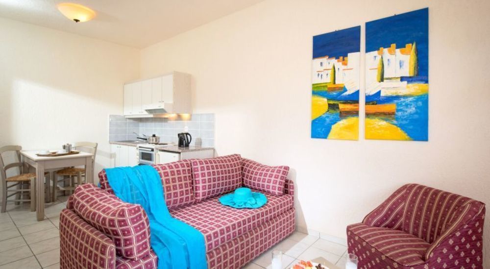 Compass Apartment *