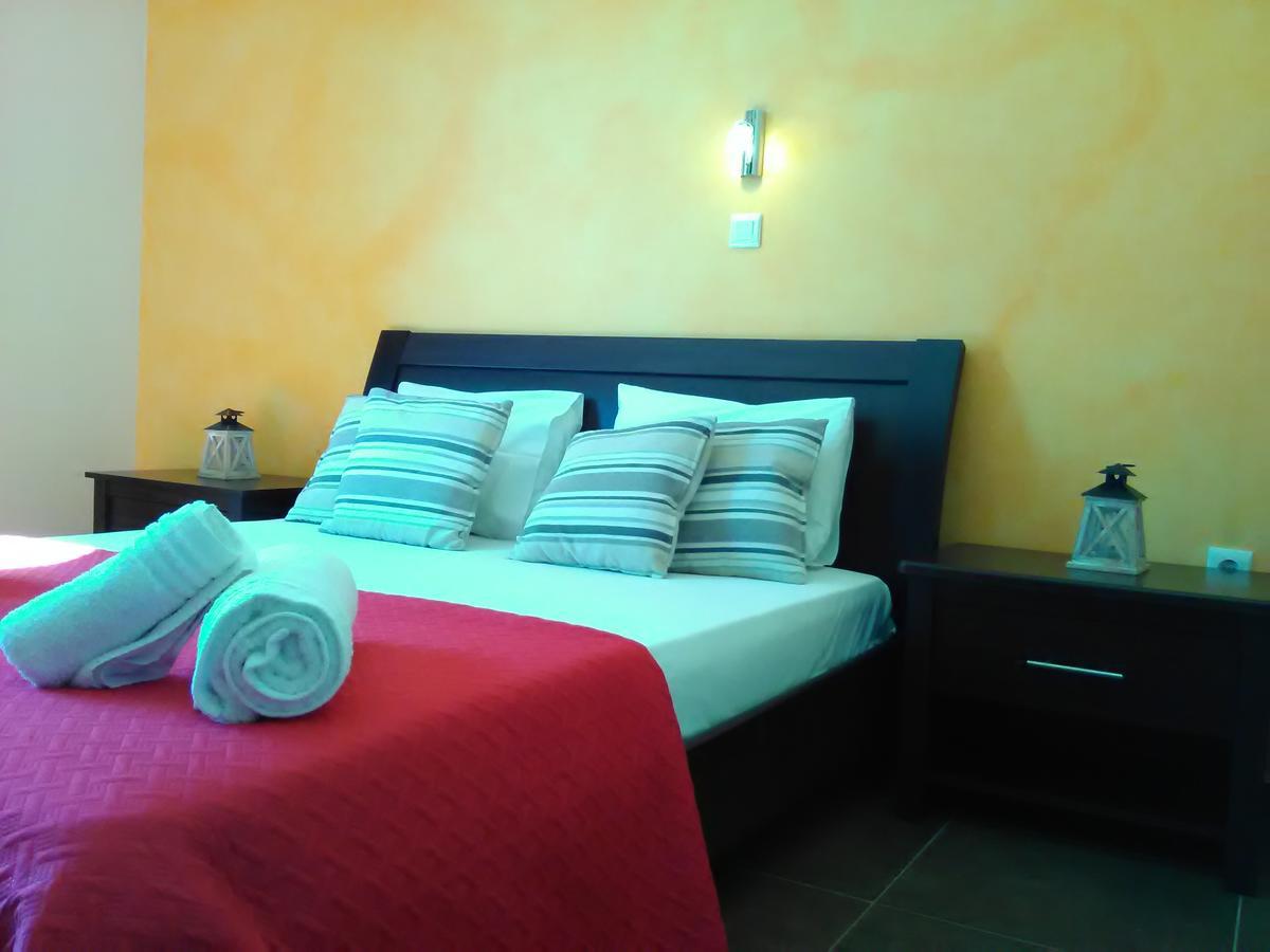 Mikros Gialos Apartments