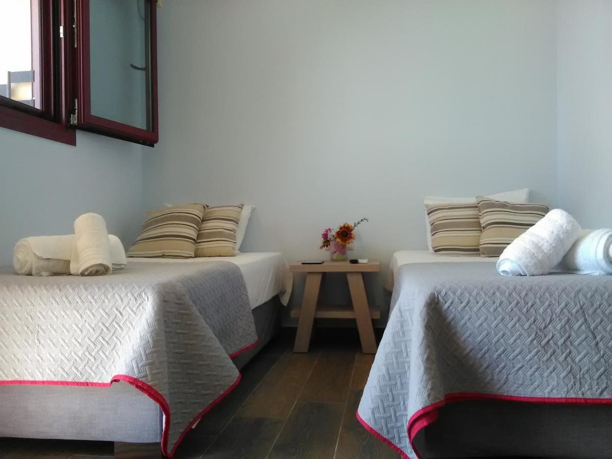 Mikros Gialos Apartments *