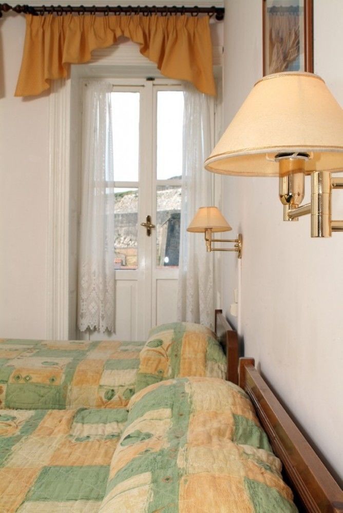 Konstantinoupolis 2* Corfu (city)