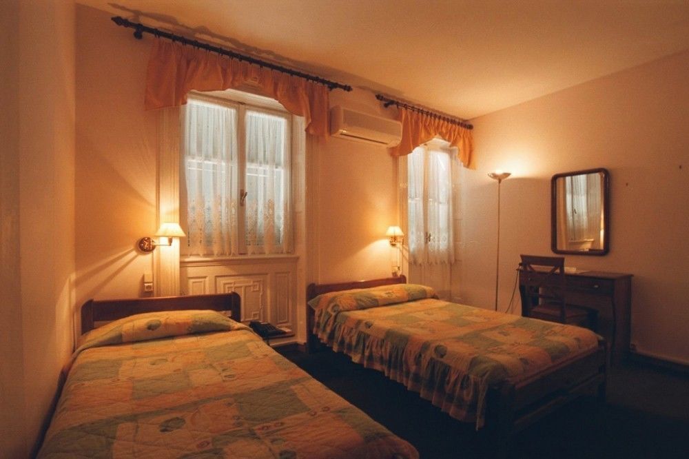Konstantinoupolis 2* Corfu (city)