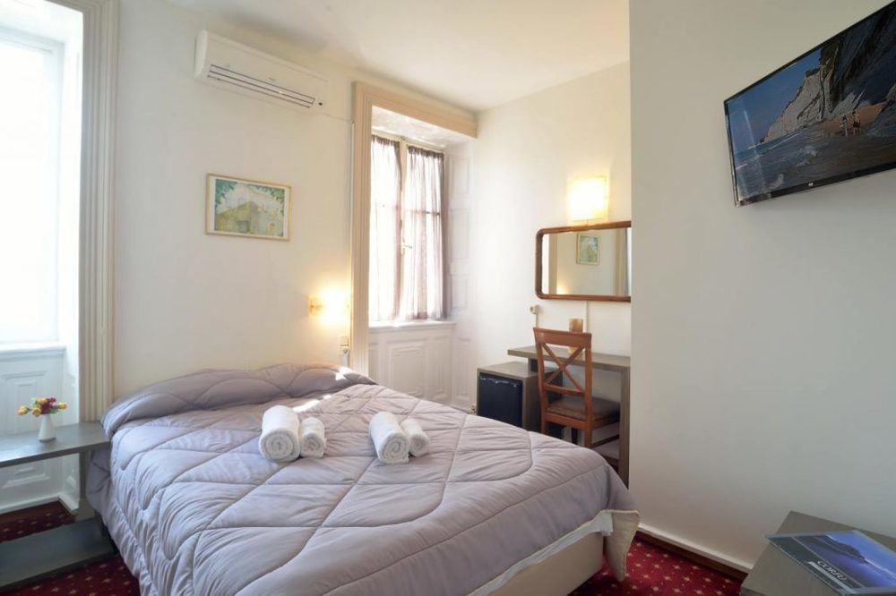 Konstantinoupolis Hotel Corfu (city)