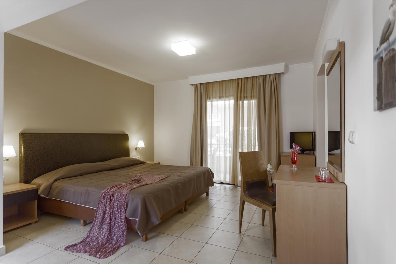 Lagomandra Beach Hotel 4*