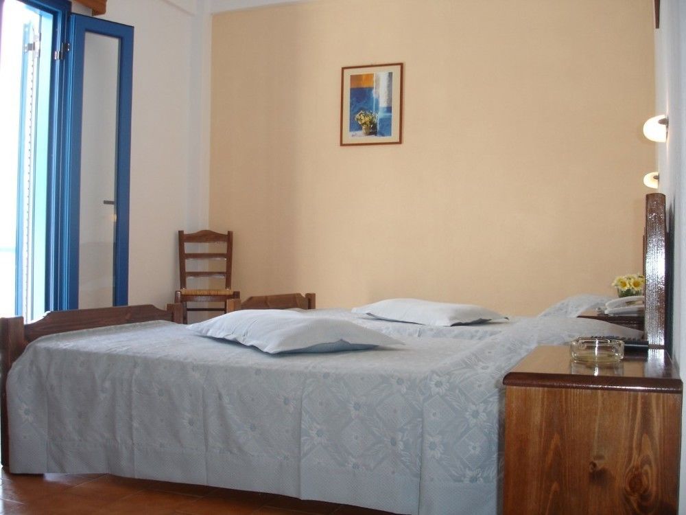 Gardenia Hotel Perissa (Santorini)