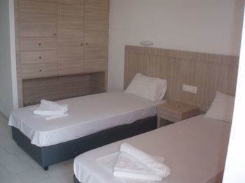 Yiannis Apartment