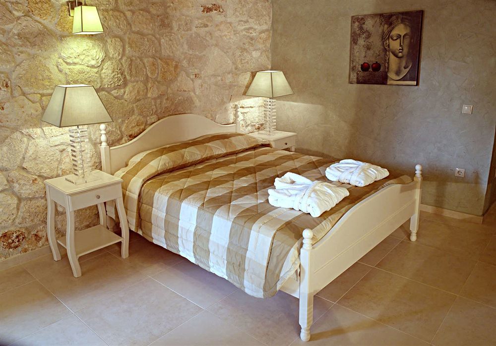 Hotel Petrino Eco Village 4*