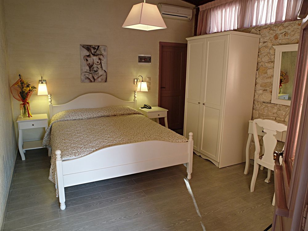Hotel Petrino Eco Village Afytos